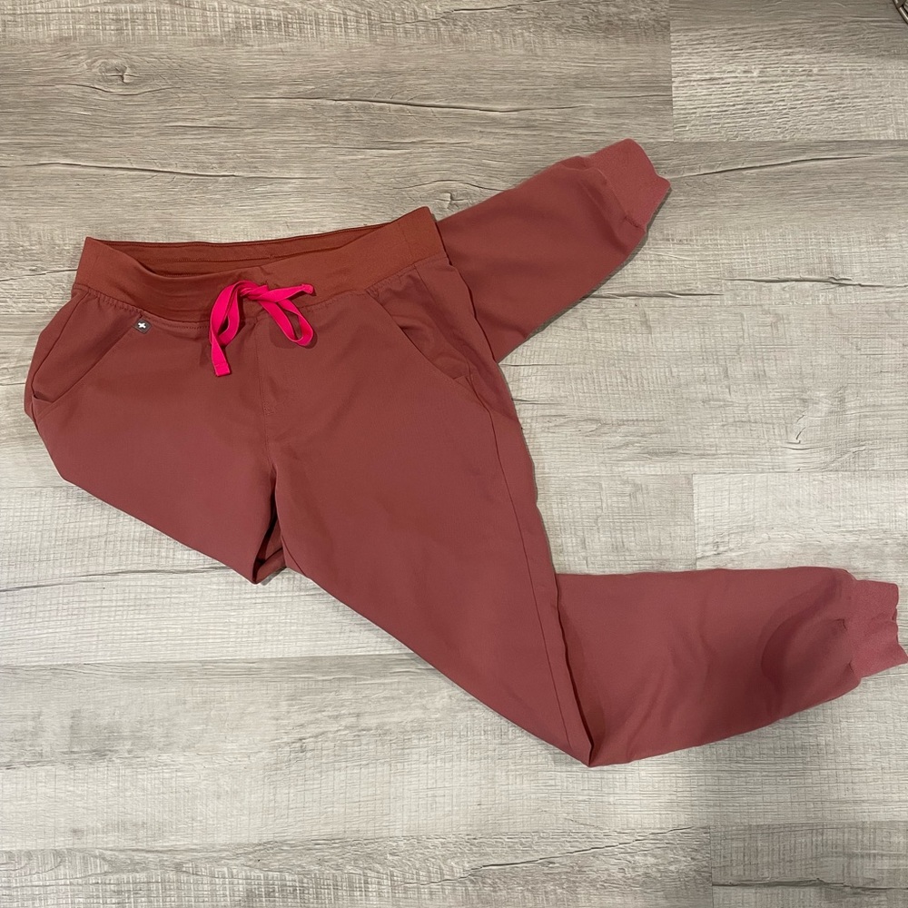 Mauve figs 3 pocket jogger
